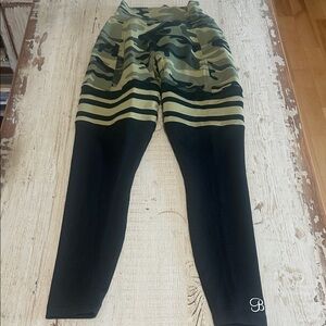 Bombshell Sportswear women’s Camo & Black Jogger Leggings